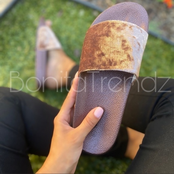 Vegan Velvet Coffee Slides - Picture 5 of 5